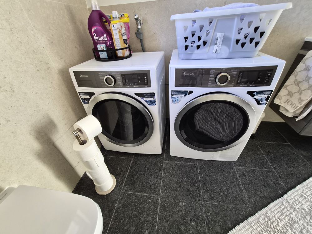 Wunderschöne, Sonnenverwöhnte, neue 2,5 Zi.Wohnung, grosse Terrasse, WM/Tumbler, Granitböden uvm. - Bild 8