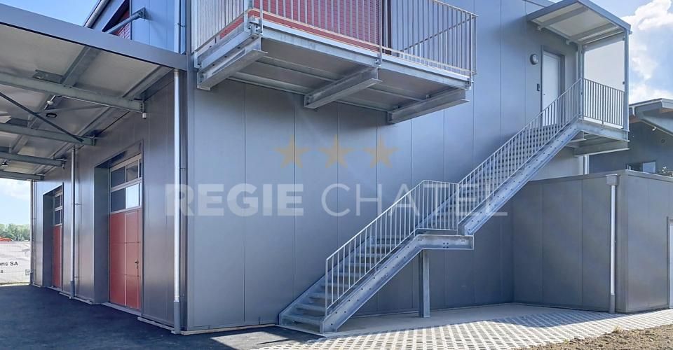 Dans zone industrielle spacieux 4.5pces - Appartement 4.5 pièces - image - 1