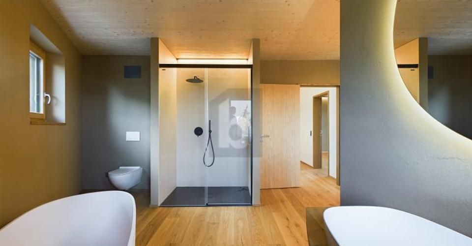 GEWALTIGES WOHNERLEBNIS AUF HÖCHSTEM NIVEAU - Appartement terrasse 3.5 pièces - image - 4