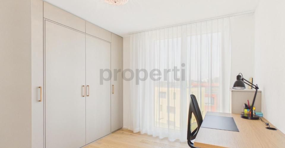 Moderne 3.5-Zimmer-Möblierte Wohnung mit 2 Balkonen, mit See- und Bergsicht in Pfäffikon ZH - Appartement meublé 3.5 pièces - image - 6