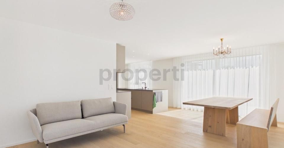 Moderne 3.5-Zimmer-Möblierte Wohnung mit 2 Balkonen, mit See- und Bergsicht in Pfäffikon ZH - Appartement meublé 3.5 pièces - image - 2
