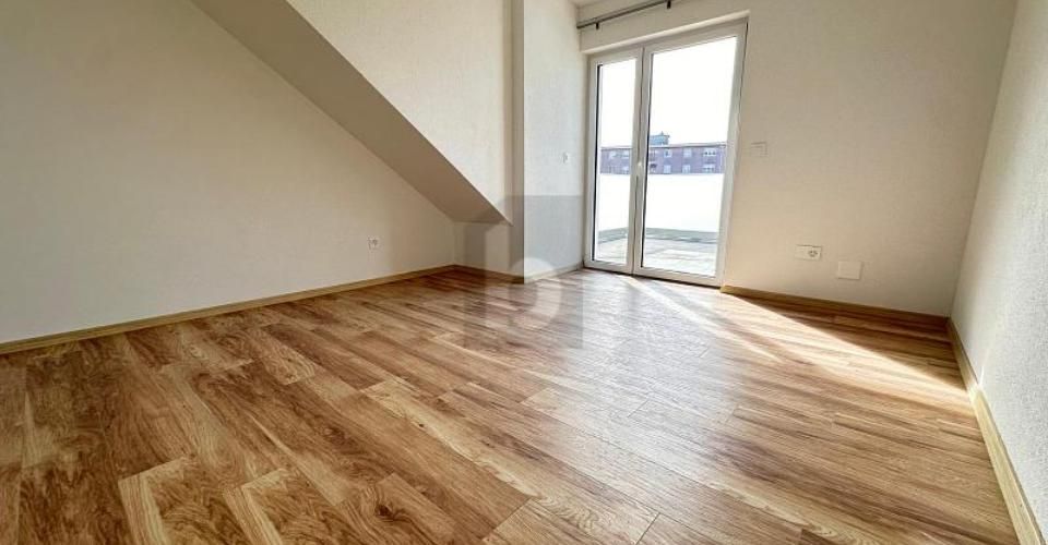 GROSSZÜGIG MIT SCHÖNER TERRASSE - Attique 3.5 pièces - image - 3