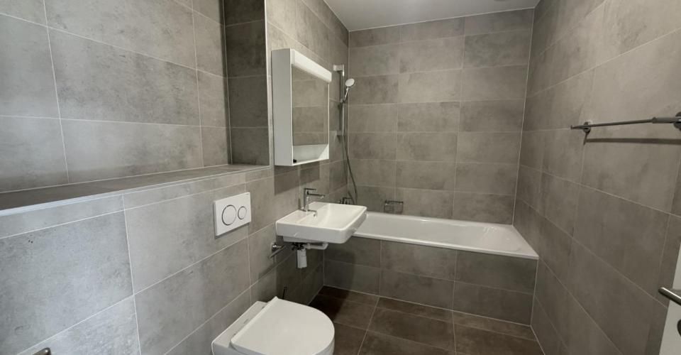 Magnifique appartement de 2.5 pièces au 1er étage d'un immeuble neuf avec balcon - Appartement 2.5 pièces - image - 4