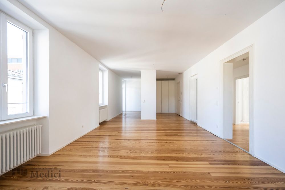 ATTICO COMPLETAMENTE RISTRUTTURATO IN POSIZIONE STRATEGICA - Bild 2