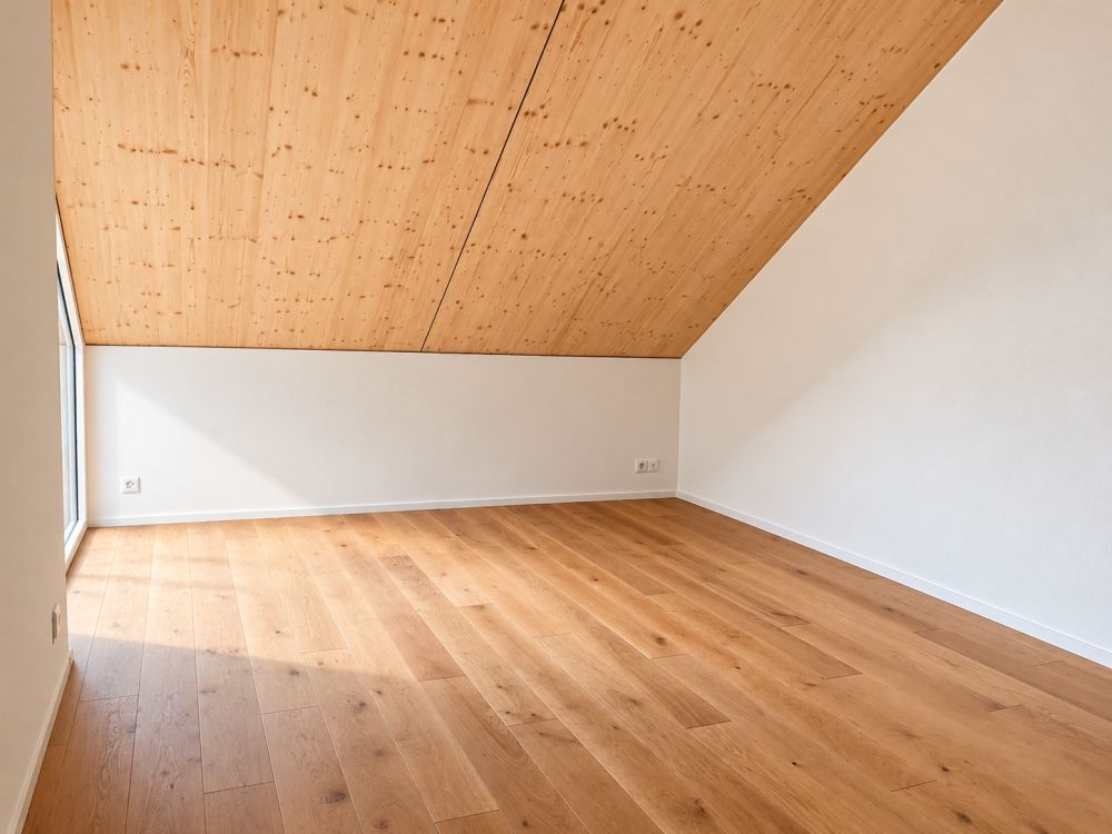 neue und moderne 3.5-Zimmer-Dachgeschosswohnung mit Aussicht ins Grüne - Bild 9