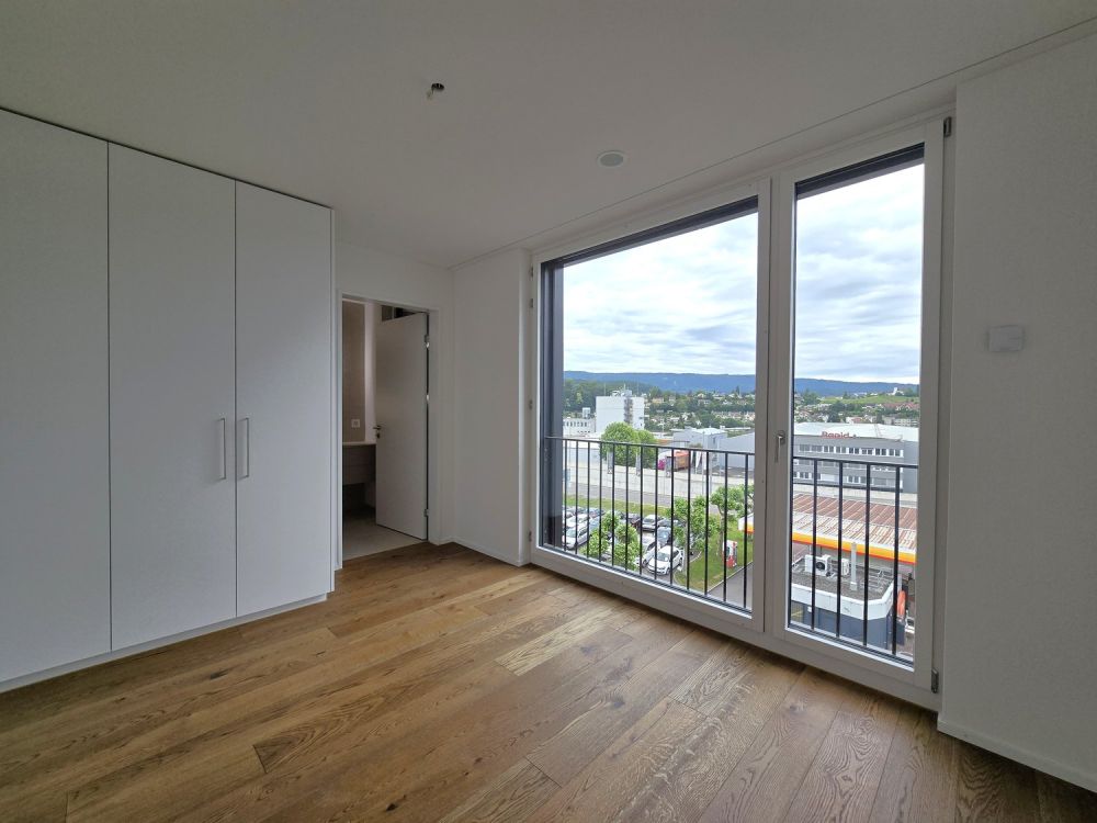 «Erstbezug» Moderne 3.5 Zimmer Attikawohnung mit grosser Dachterrasse, nur 20 Minuten von ZH - Bild 6