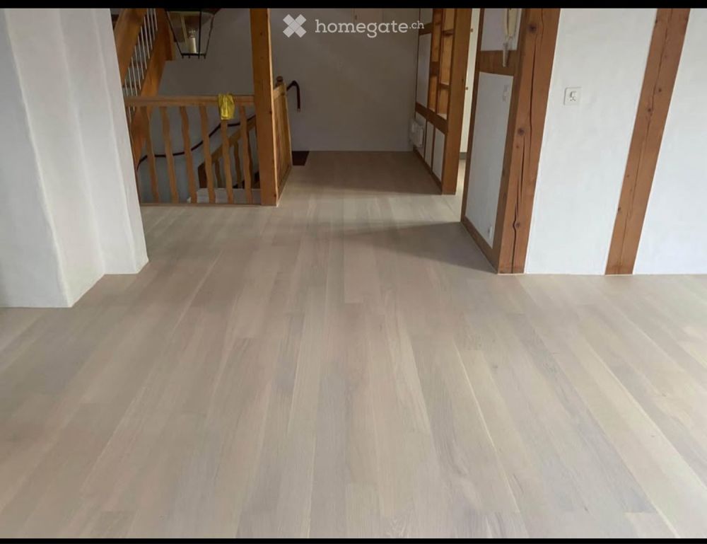 4.5 Galerie-Wohnung im Herzen Langnau - Bild 2