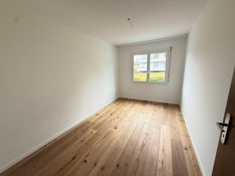 ERSTVERMIETUNG: 4.5-Zi-Wohnung mit Balkon in Brügg im Eigentumsstandart - Bild 5