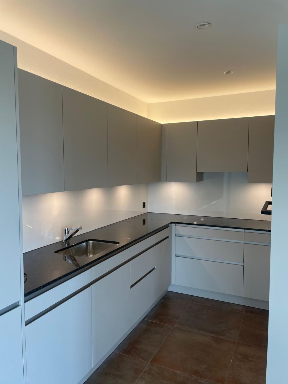 Moderne 4.5-Zimmer-Dachwohnung mit Balkon in Wil - Bild 2