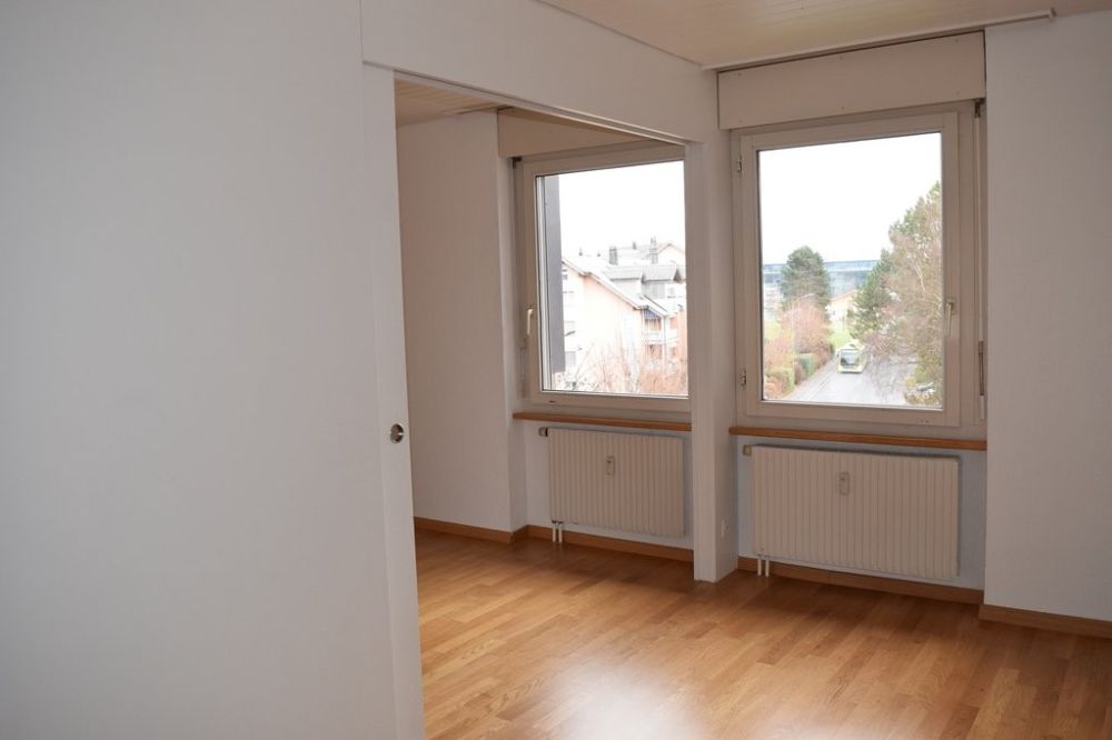 Befristete Galeriewohnung mit Cheminée in Thun - DSC_0411.JPG