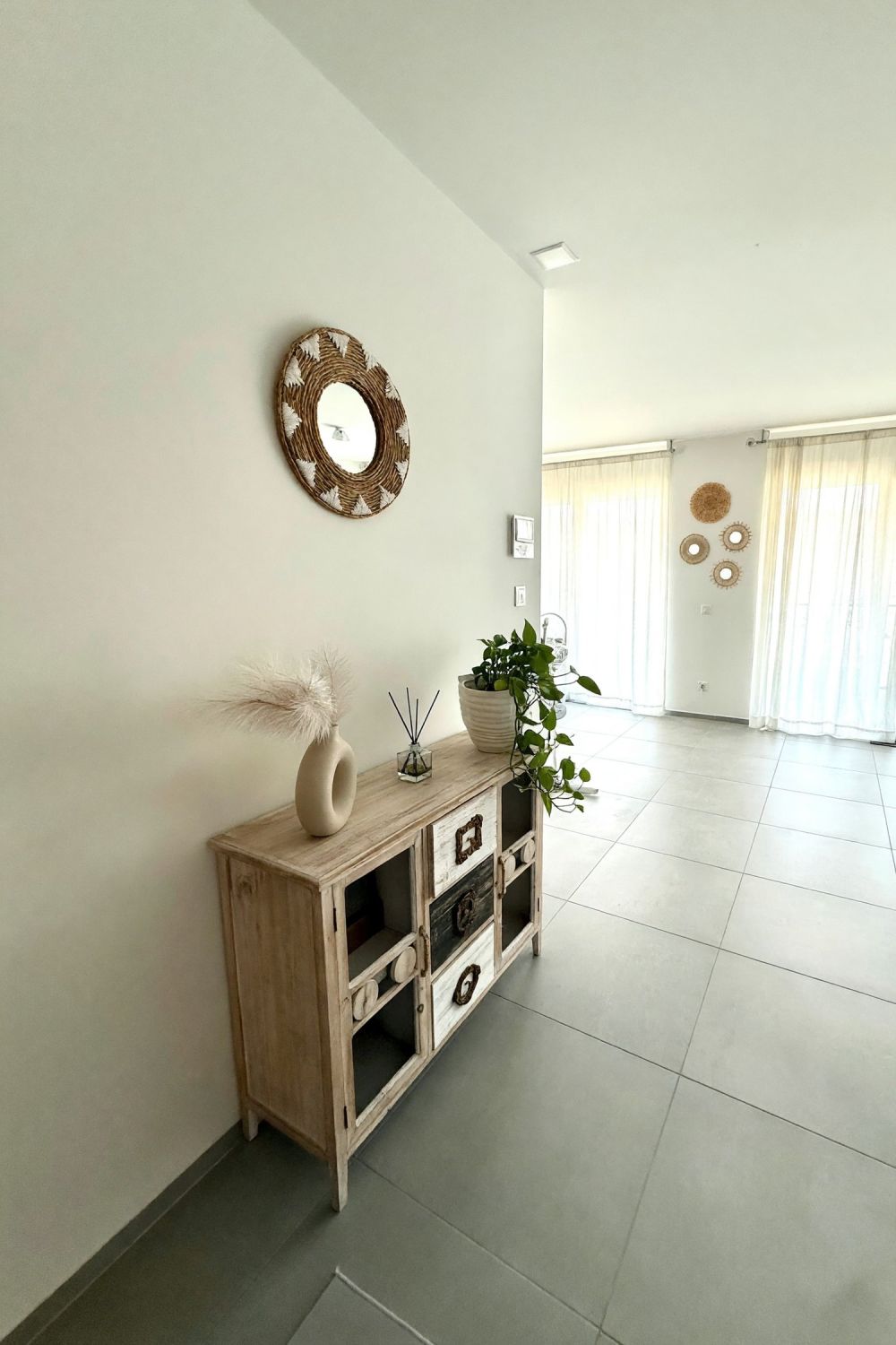 Elegante nuovo 3,5 con ampio terrazzo e camera con bagno ensuite - Bild 4