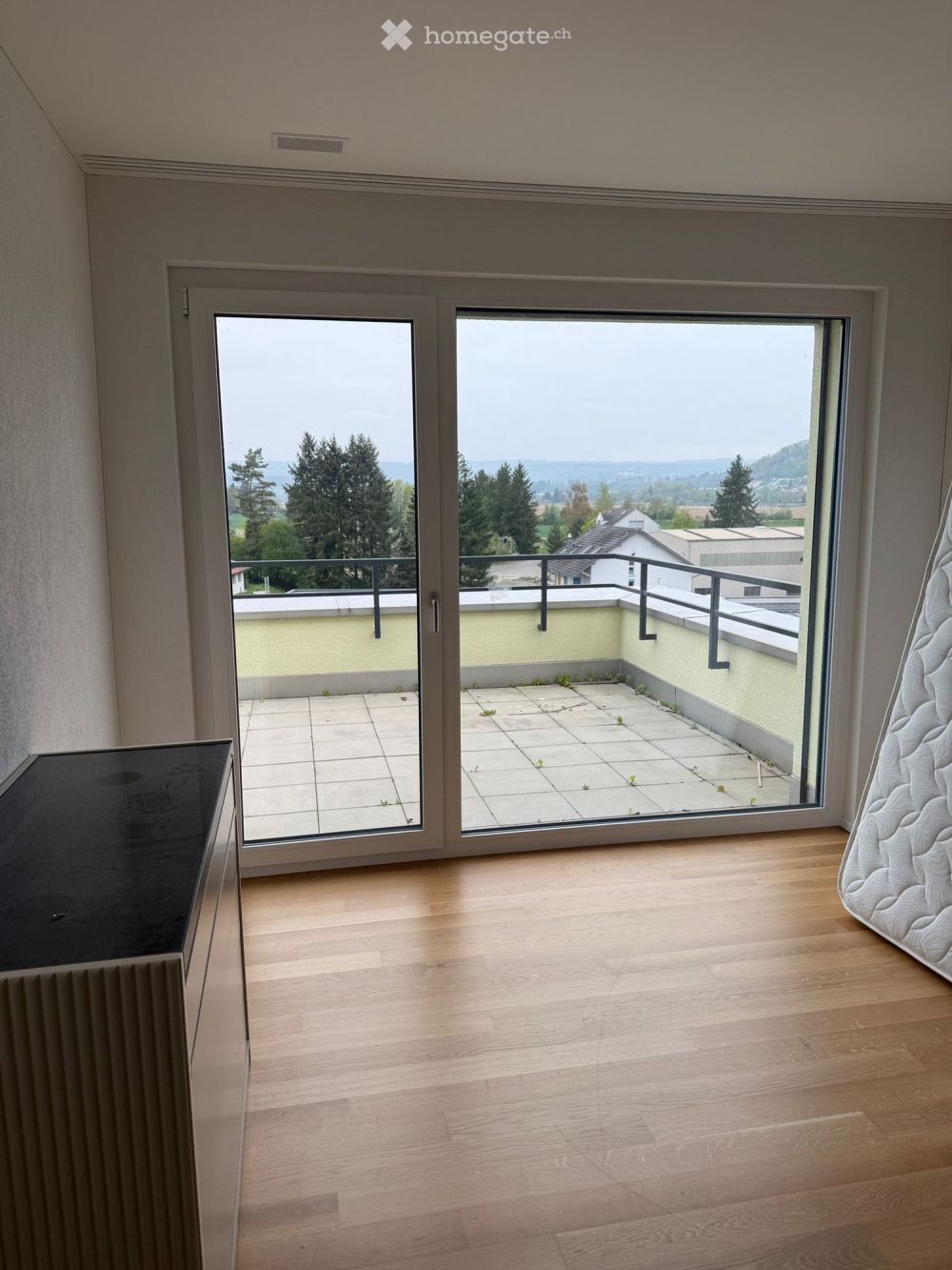 Moderne 3.5-Zimmer-Atikka mit Balkon und schöner Aussicht - Bild 3