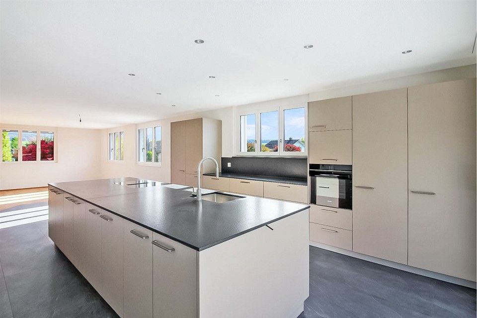 5½ Zimmer-Mietwohnung mit 156 m² Terrasse und hochwertiger Ausstattung - Bild 3