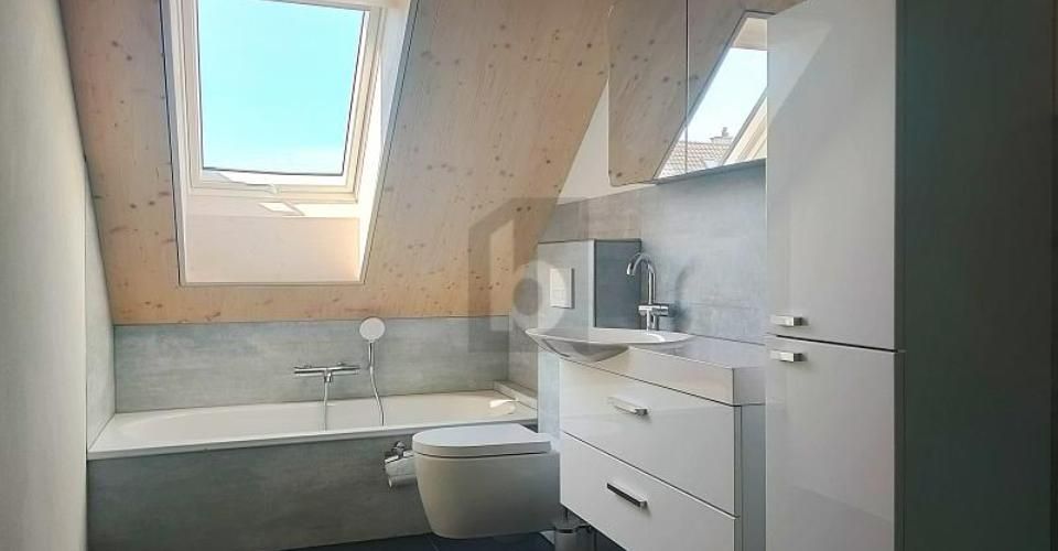 EXKLUSIVER WOHNKOMFORT IM DACHGESCHOSS - Dernier étage 3.5 pièces - image - 3