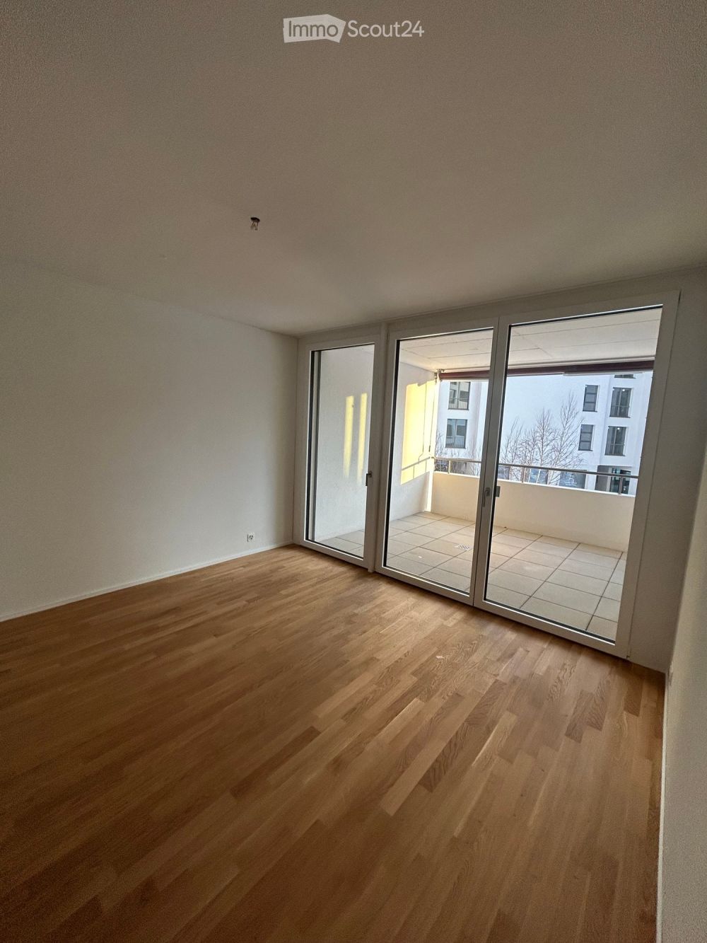 Lichtdurchflutete 3.5-Zimmer-Neubauwohnung im RhyGarten - Bild 5