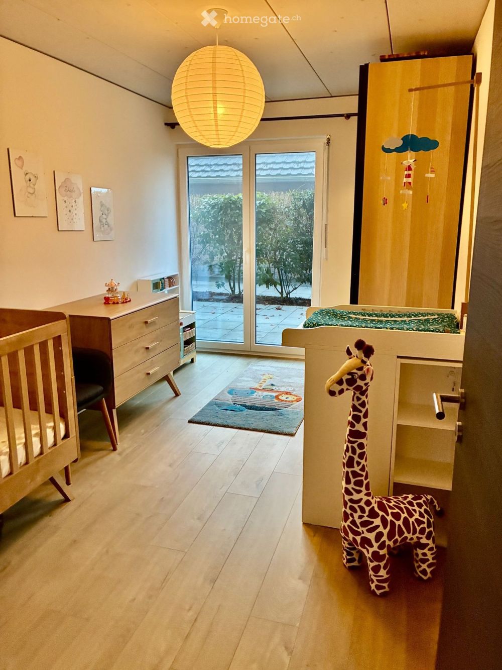 4.5 pièces de plain-pied au calme avec terrasses - Bild 4