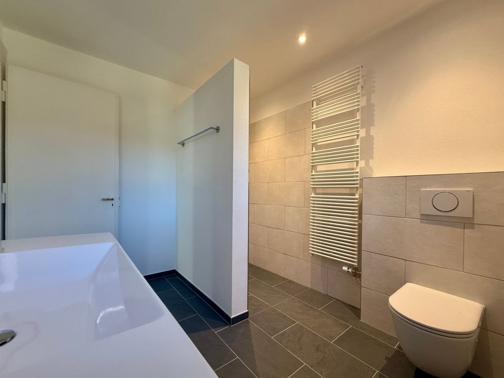 Erstbezug - stilvoll renovierte Wohnung mit traumhaftem Alpenpanorama - Bild 9