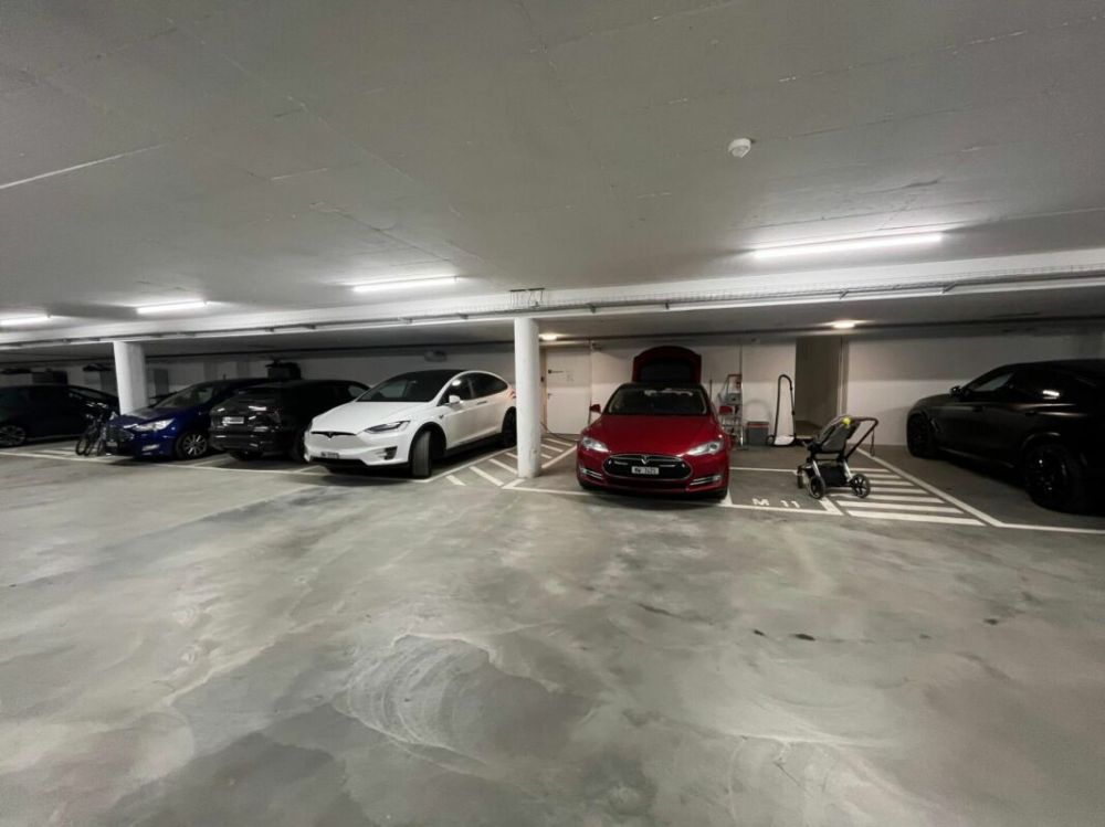 Neuwertiges Doppel-Einfamilienhaus (F1) mit 2 Nasszellen, 2 Parkplätzen, Garten und Sitzplatz - Bild 7