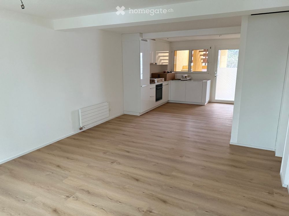 Erstbezug nach Totalsanierung – zentrale 3.5-Zimmerwohnung mit Balkon in Näfels - Bild 1