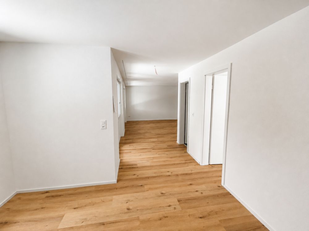 Neu renovierte 2.5-Zimmer-Wohnung mit privatem Sitzplatz - Bild 6