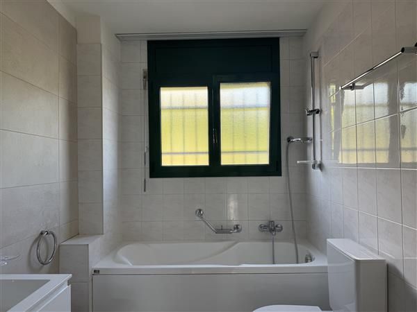 Magliaso: Appartamento 3.5 locali - Bagno