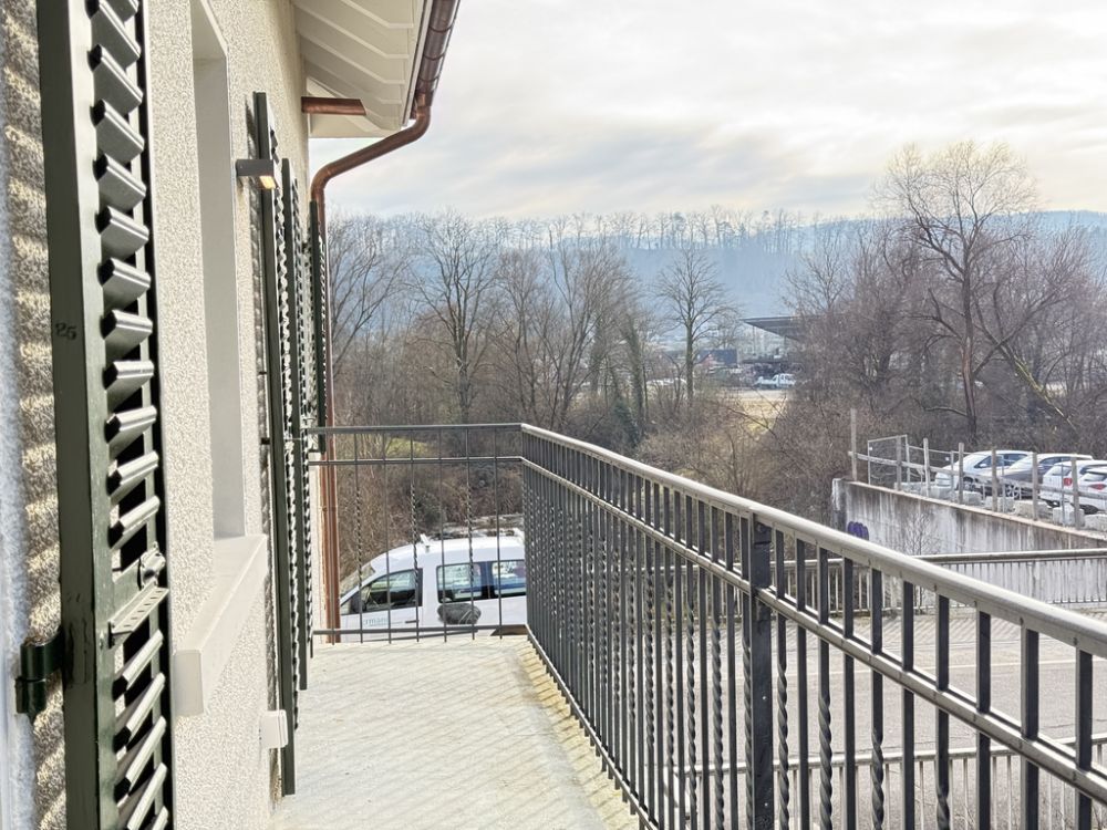 Erstvermietung - 3.5-Zi-Wohnung in historischer Umgebung an der Birs - Balkon