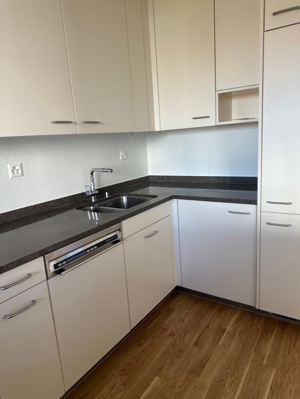 Erstvermietung: Frisch renovierte 6.5-Zimmer-Maisonettewohnung mit zwei Terrassen - Bild 7