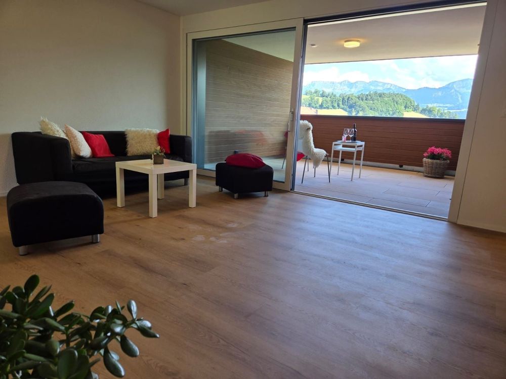 Moderne 5.5-Zimmer-Wohnung mit Balkon in Werthenstein - Neubau - Image 1