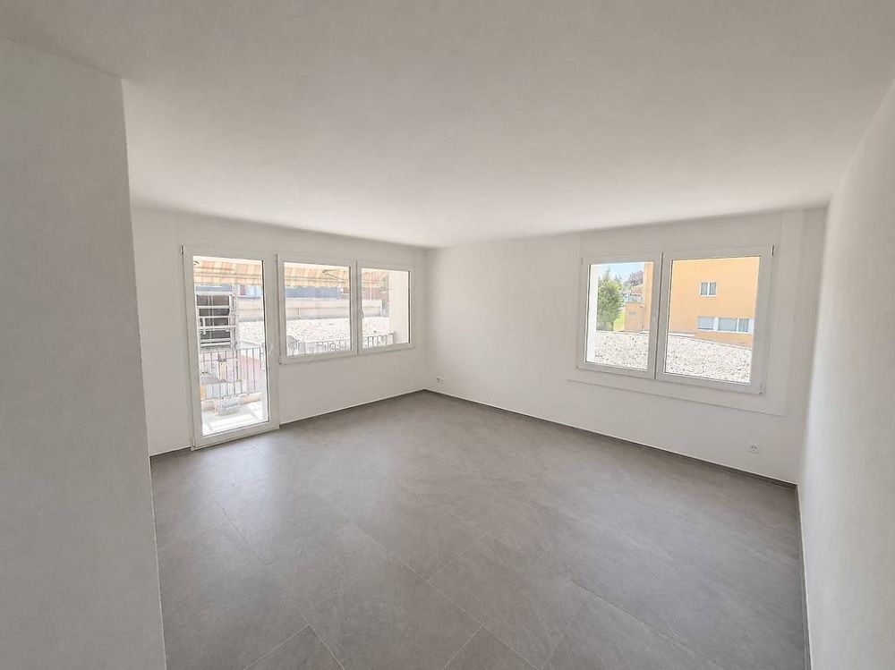 Moderne 4.5 Zimmer EG-Wohnung an zentraler Lage in Gossau - Bild 1