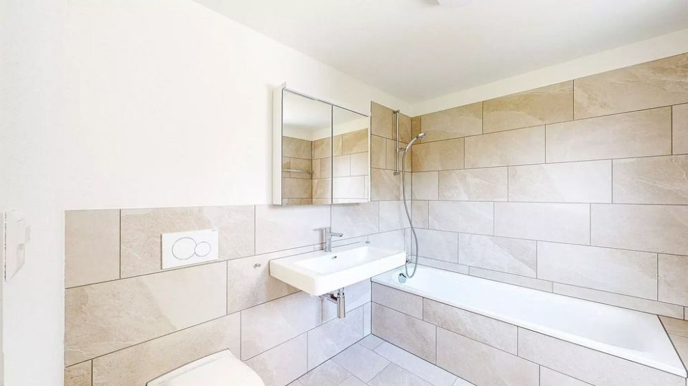 kernsanierte 5.5 Zimmer-Wohnung in grüner Umgebung! - Bad/WC