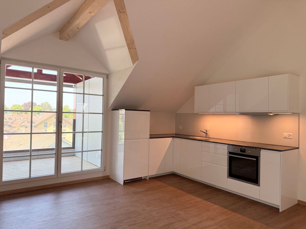 Kernsanierte 2-Zimmer-Dachgeschosswohnung - Bild 2