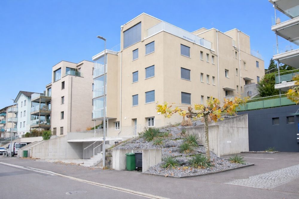 Ihr neues Zuhause mit atemberaubender Seesicht und Badeplatz - Bild 2