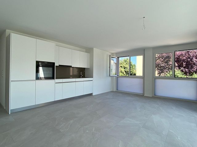 Zentralgelegene Neubauwohnung - Wohn- und Essbereich