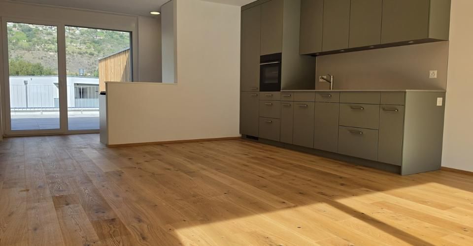 Neubau mit grosser Terrasse! - Attique 2.5 pièces - image - 7