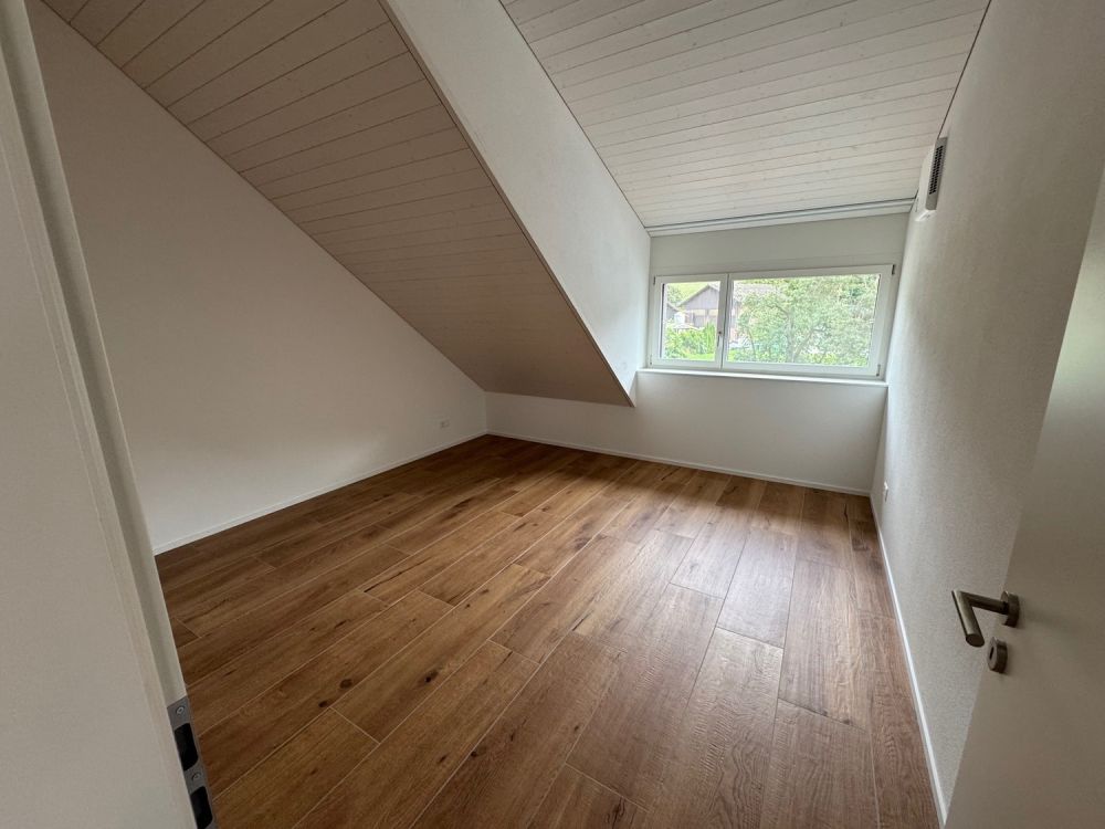 Top Dachwohnung - Erstbezug! - Zimmer 02