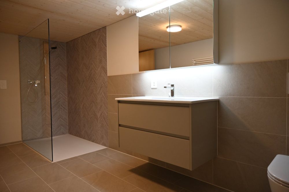 Exklusive neue 4-Zimmer-Altholzwohnung in Bauernhaus - Bild 4