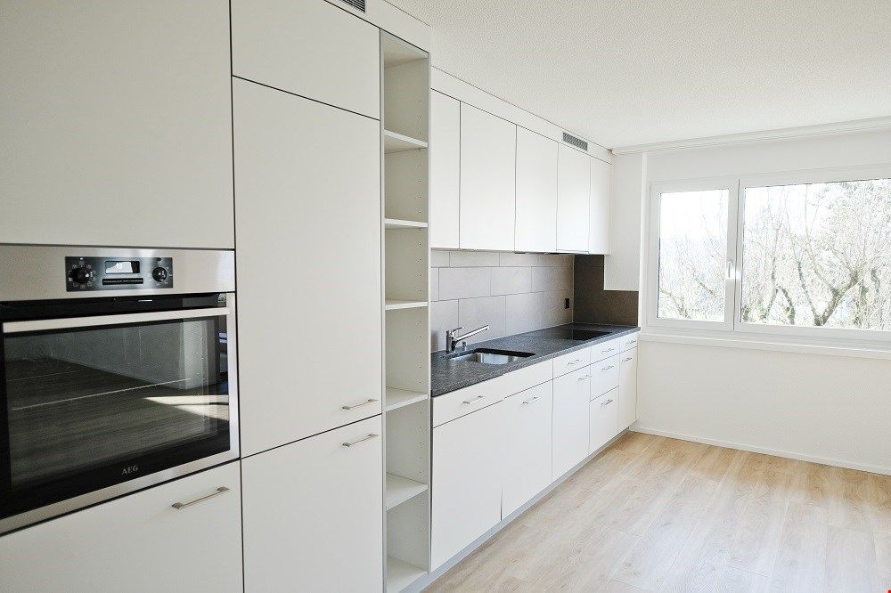 Sonnige, grosszügige und totalsanierte Wohnung - Bild 5