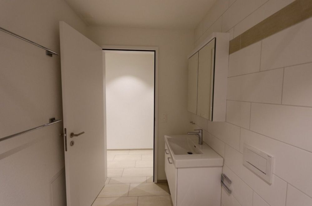 Moderne Erdgeschosswohnung an zentraler Lage - Bad 1