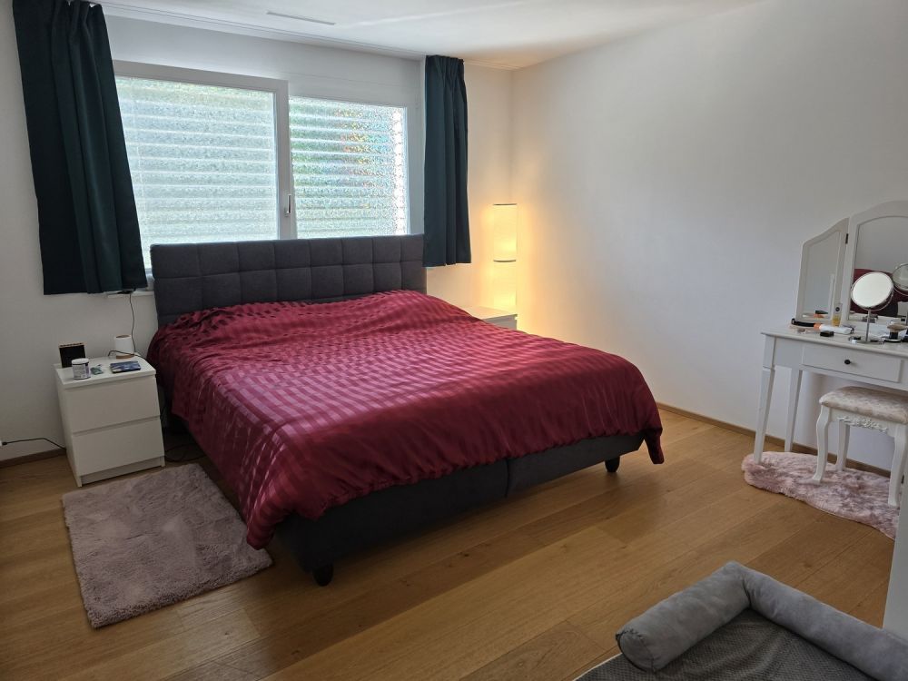 Helle naturnahe 4.5-Zimmer-Wohnung mit Balkon und herrlicher Aussicht in Neerach - Bild 8