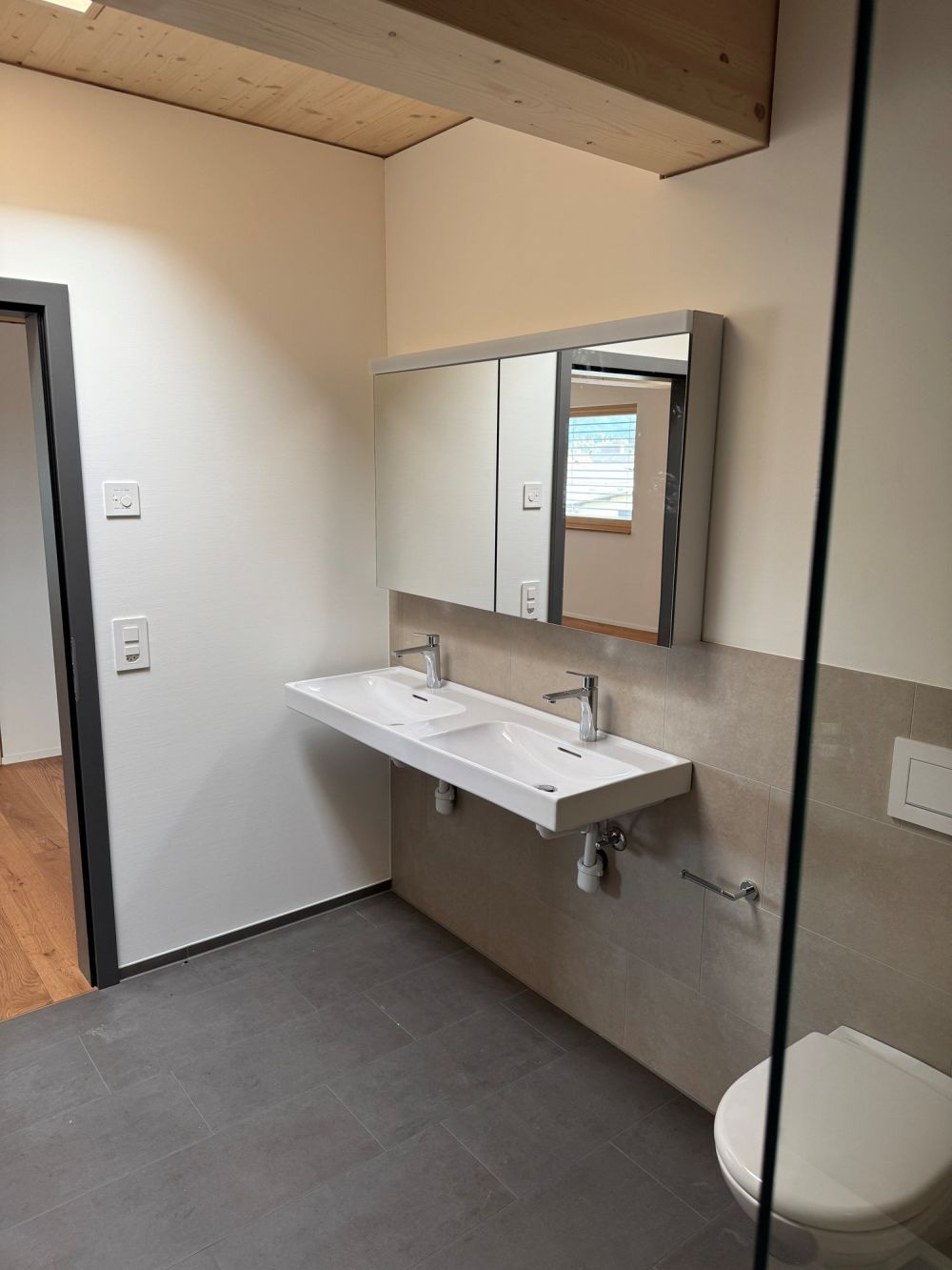 schöne 3.5-Zimmer Attikawohnung mit Sommerkühlung zu vermieten - Bild 9