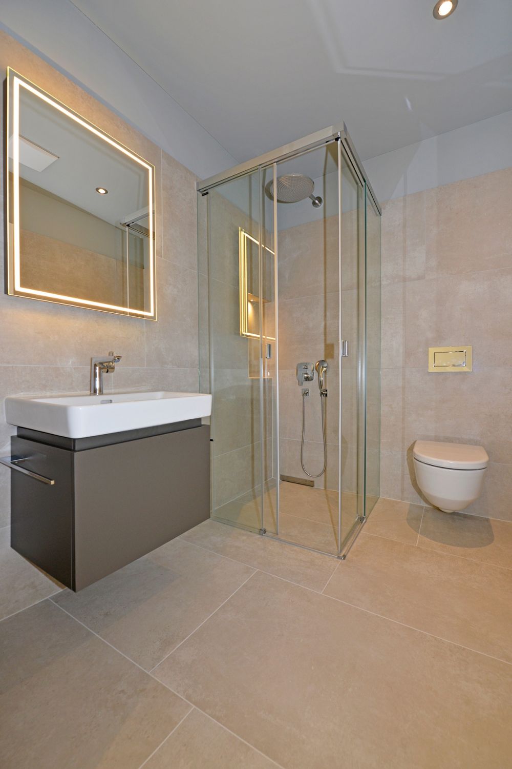 Neue 3.5-Zimmerwohnung: ländlich mit Stadtanschluss leben - WC / Dusche