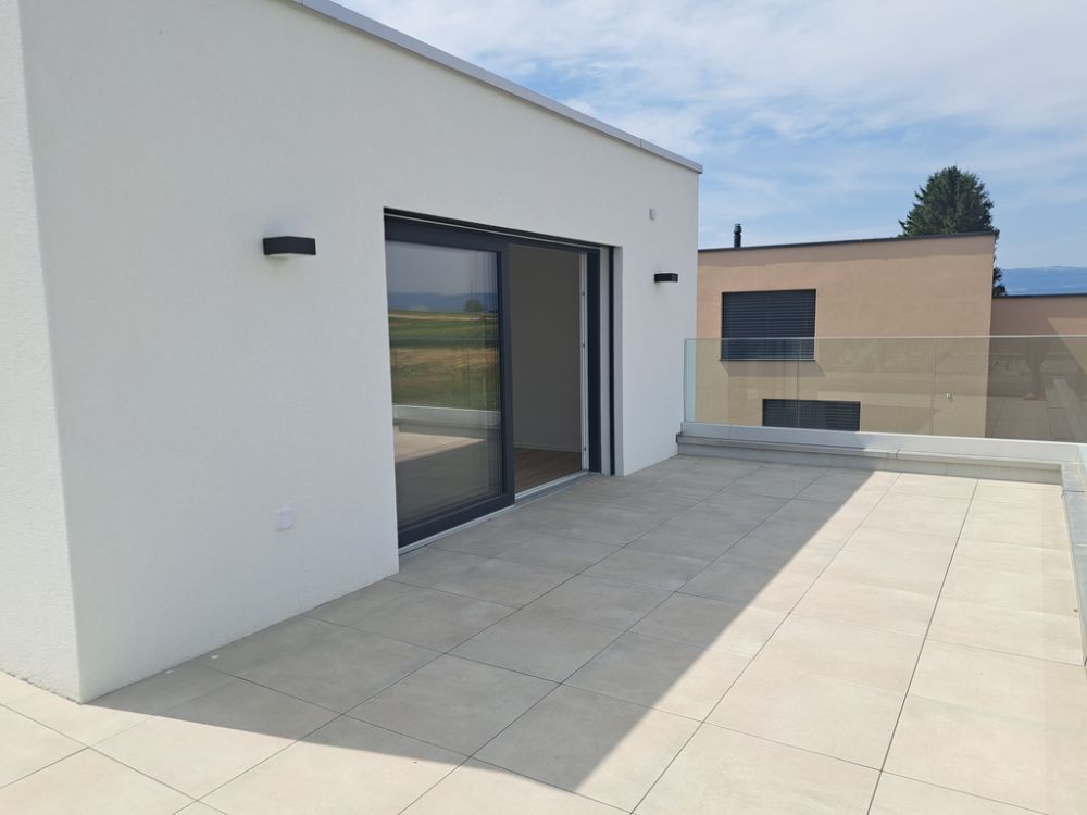 Ausnahme-Duplex mit 5.5 Zimmern im Dachgeschoss in Vallon - 20260713_152247.jpg