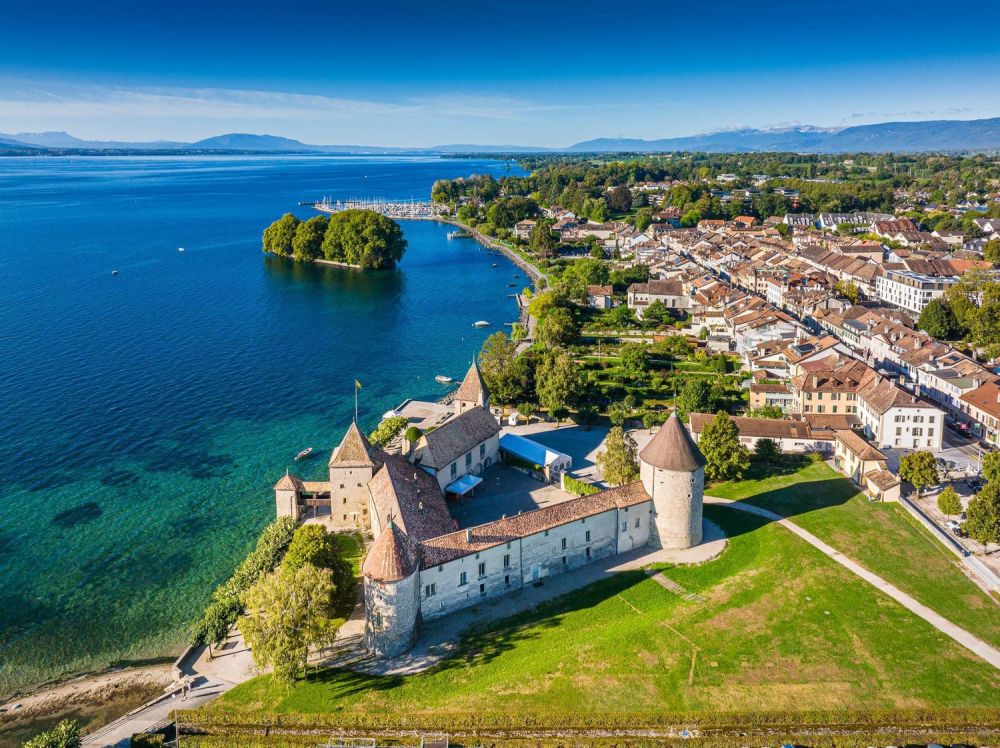 Un joyau architectural dans un cadre majestueux - .