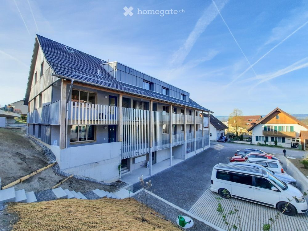 Individuelle und grosszügige Wohnung mit sonnigem und ruhigem Balkon / Zugang über Laubengang 1. OG - Bild 4
