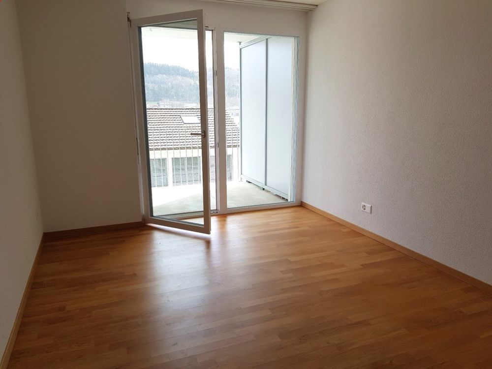 Moderne und helle 3.5-Zimmerwohnung mit grossem Balkon in Pieterlen - Bild 8