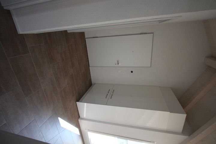 Frisch erstellte helle moderne 3.5 Zimmer Dach Wohnung an sehr zentraler Lage. - Bild 10