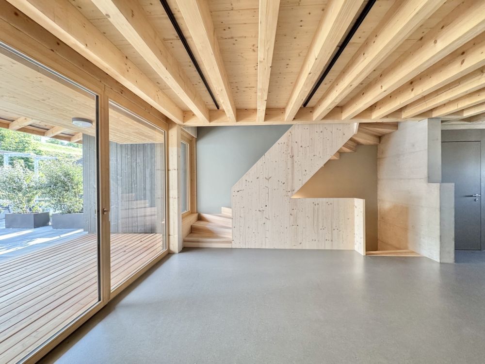 3.5 Zimmer Haus angebaut, Lift, Top Ausbau - Bild 1
