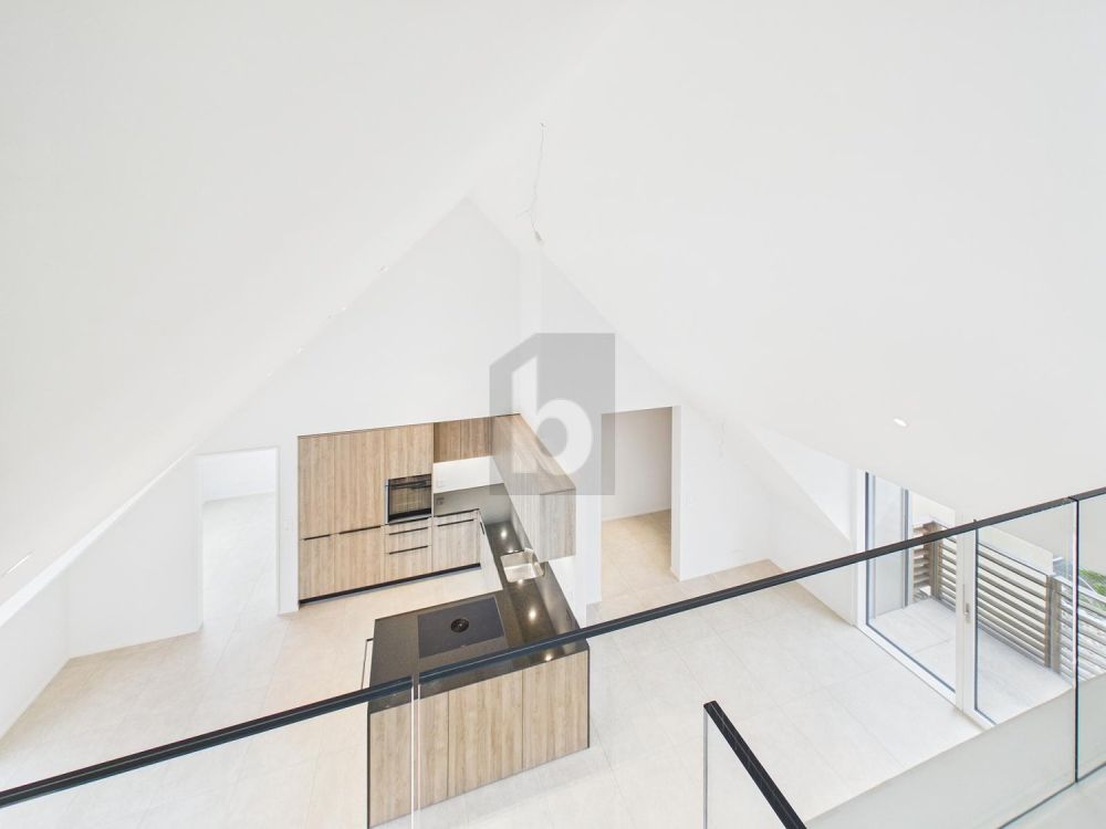 ERSTBEZUG - MIT GALERIE, 3 BALKONEN & JURABLICK - Bild 4