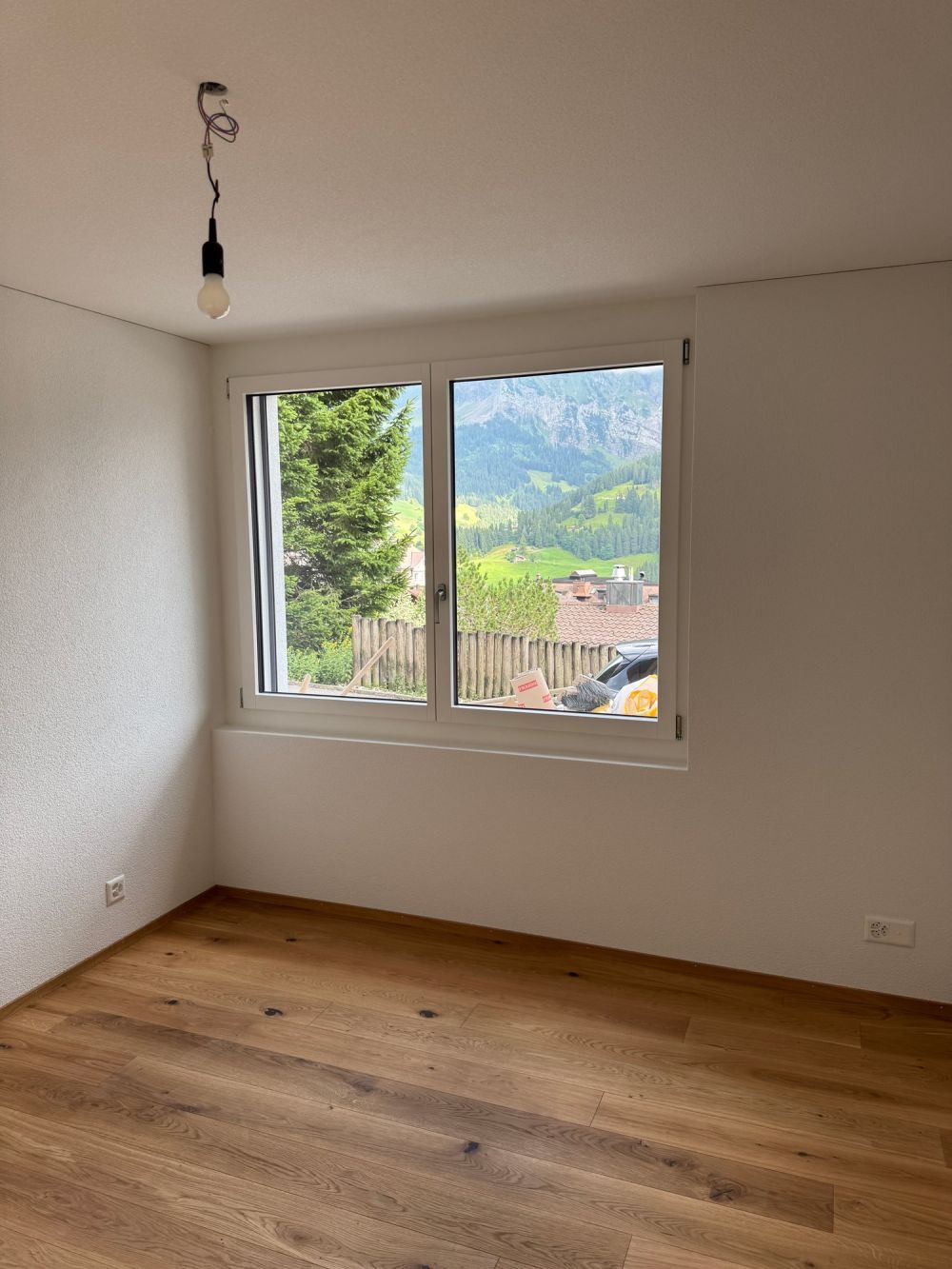 Traumhafte Parterrewohnung im Berner Oberland | Zentrale Lage & Atemberaubende Aussicht - Bild 4