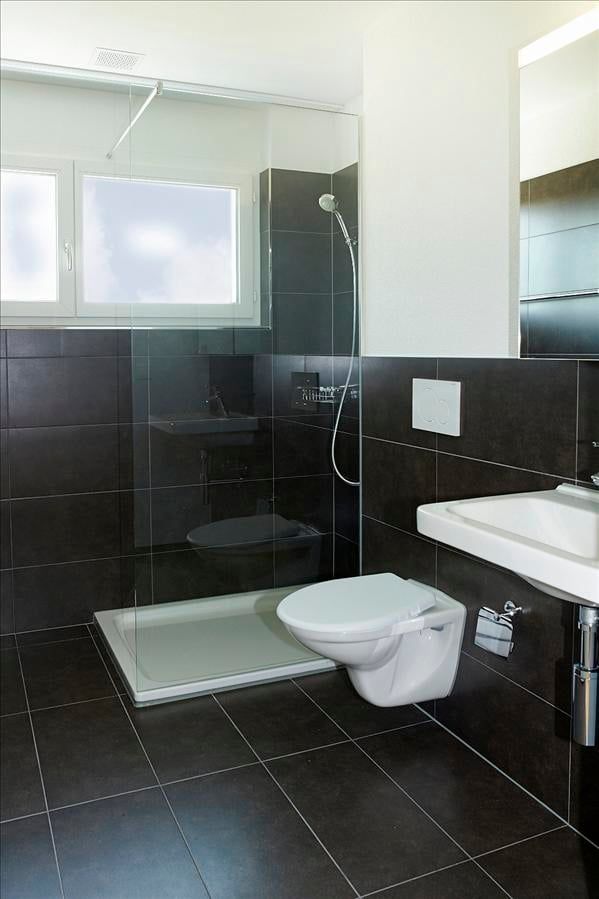 Wohnen Sie gerne in einer gepflegten Wohnüberbauung? - Bad